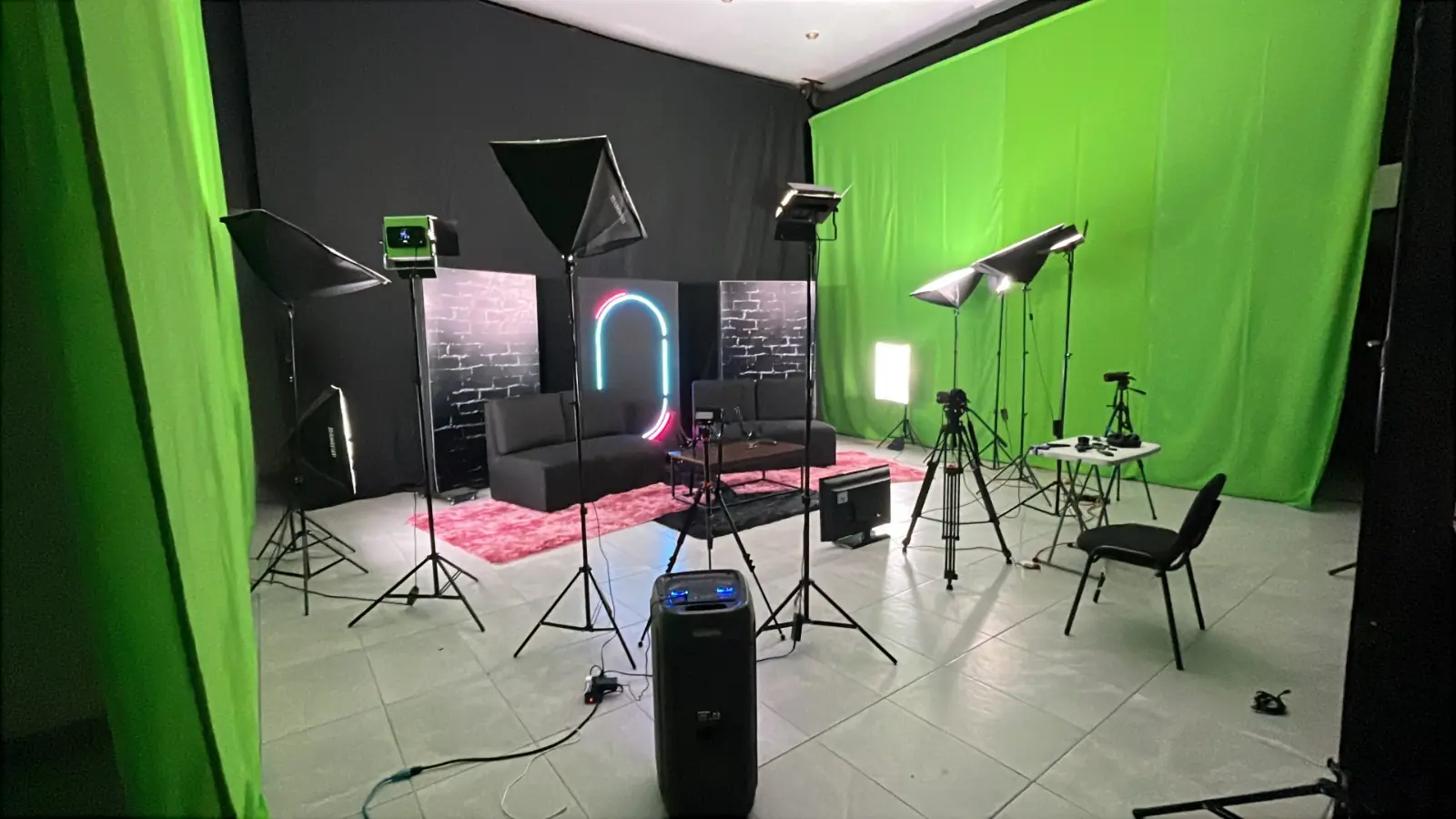 Pantalla verde para producción de video en el estudio